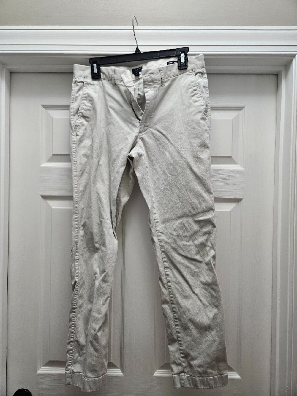 J Crew light tan straight leg khakis 31 x 32